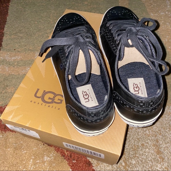 BNIB UGG Roxford Sneaker - Picture 3 of 6
